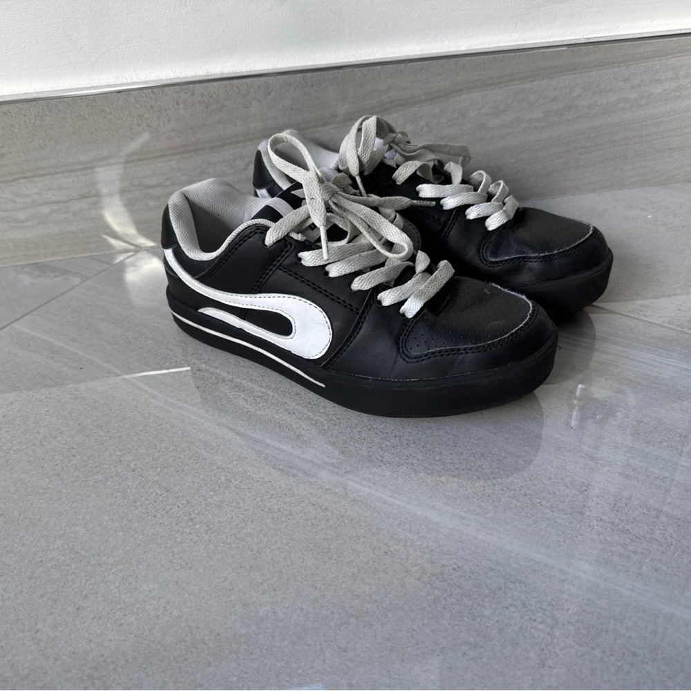 Black & White Duffs trainers